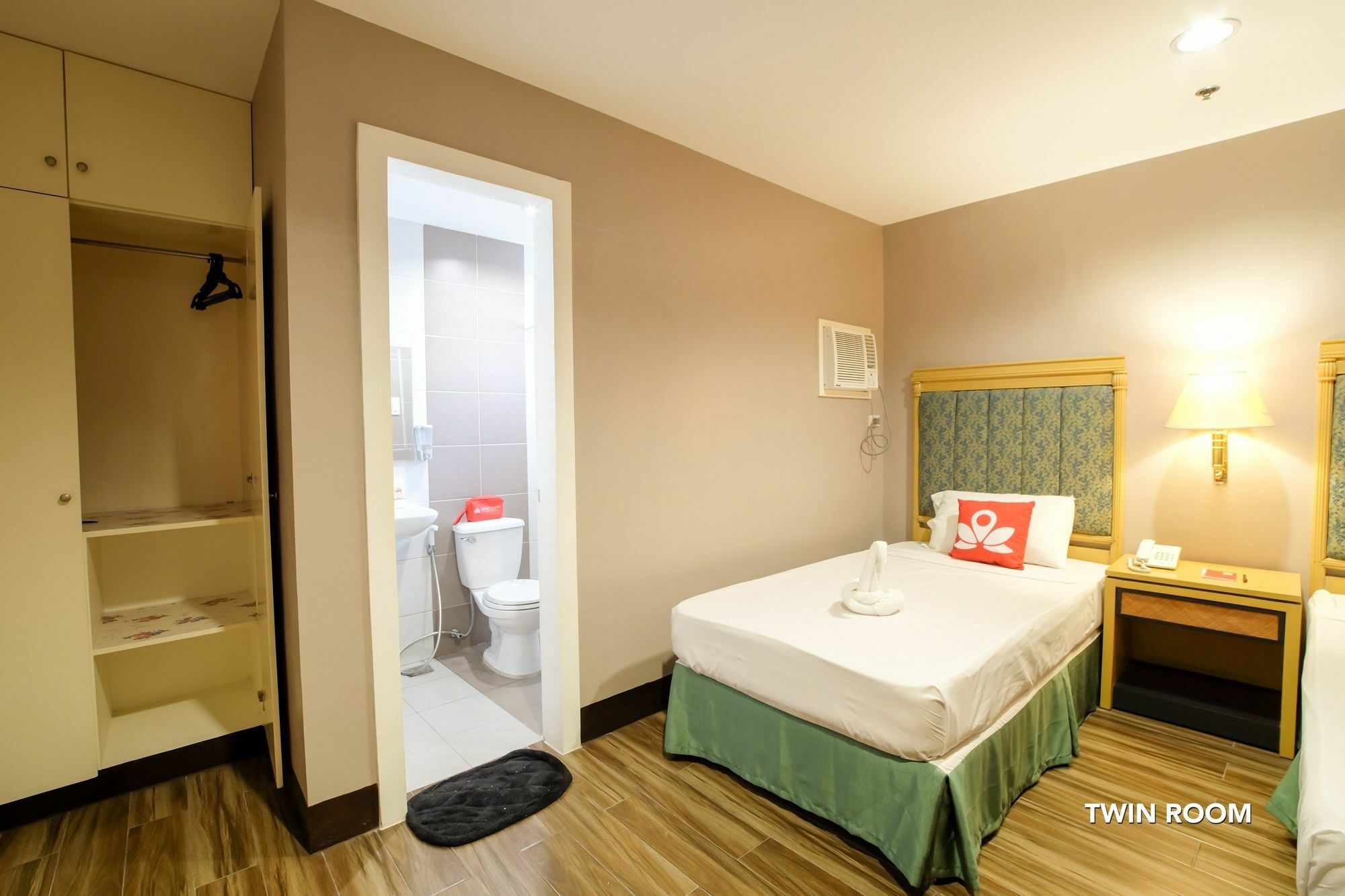 מנילה Zen Rooms Del Pilar Malate מראה חיצוני תמונה
