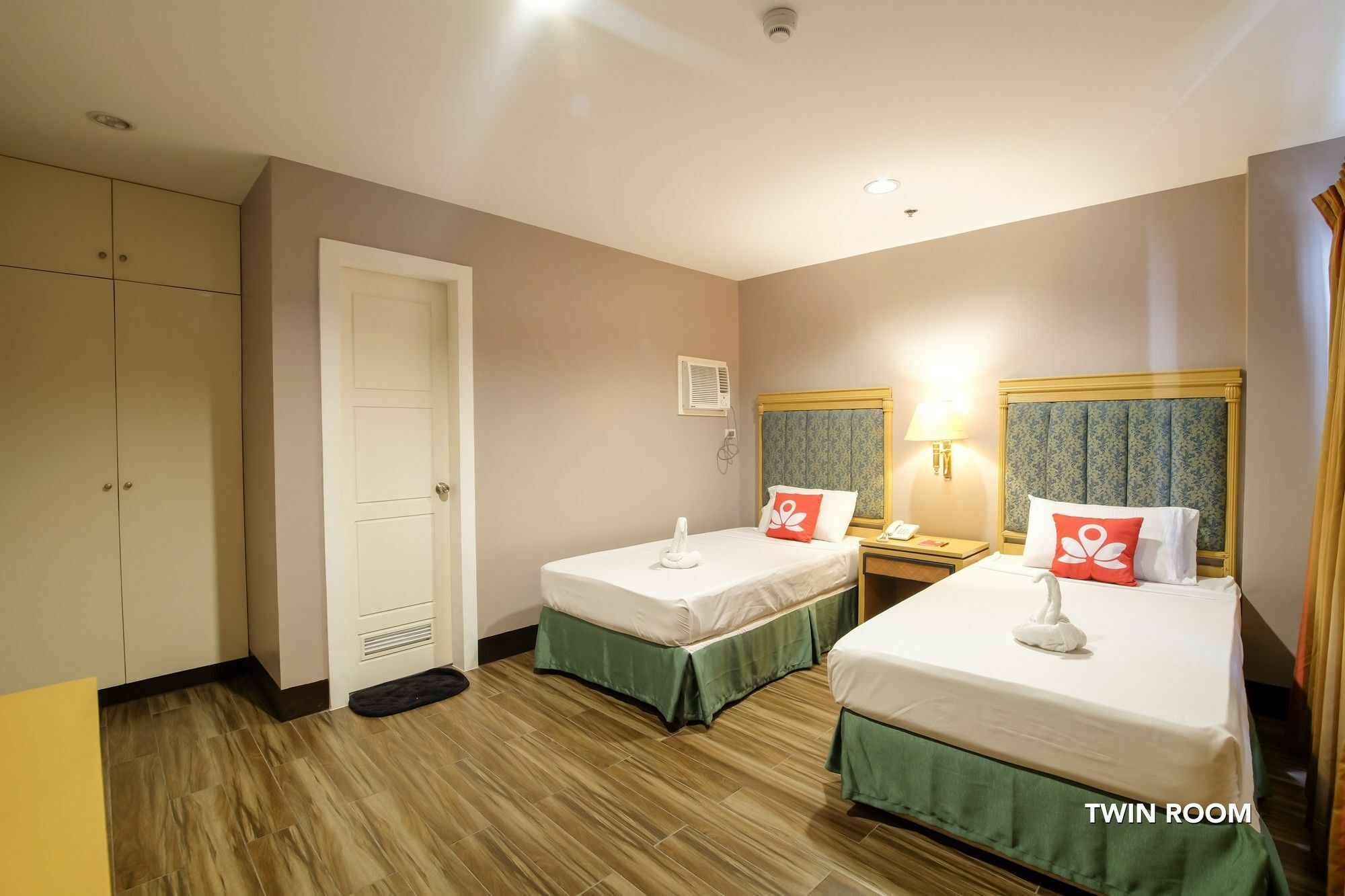 מנילה Zen Rooms Del Pilar Malate מראה חיצוני תמונה