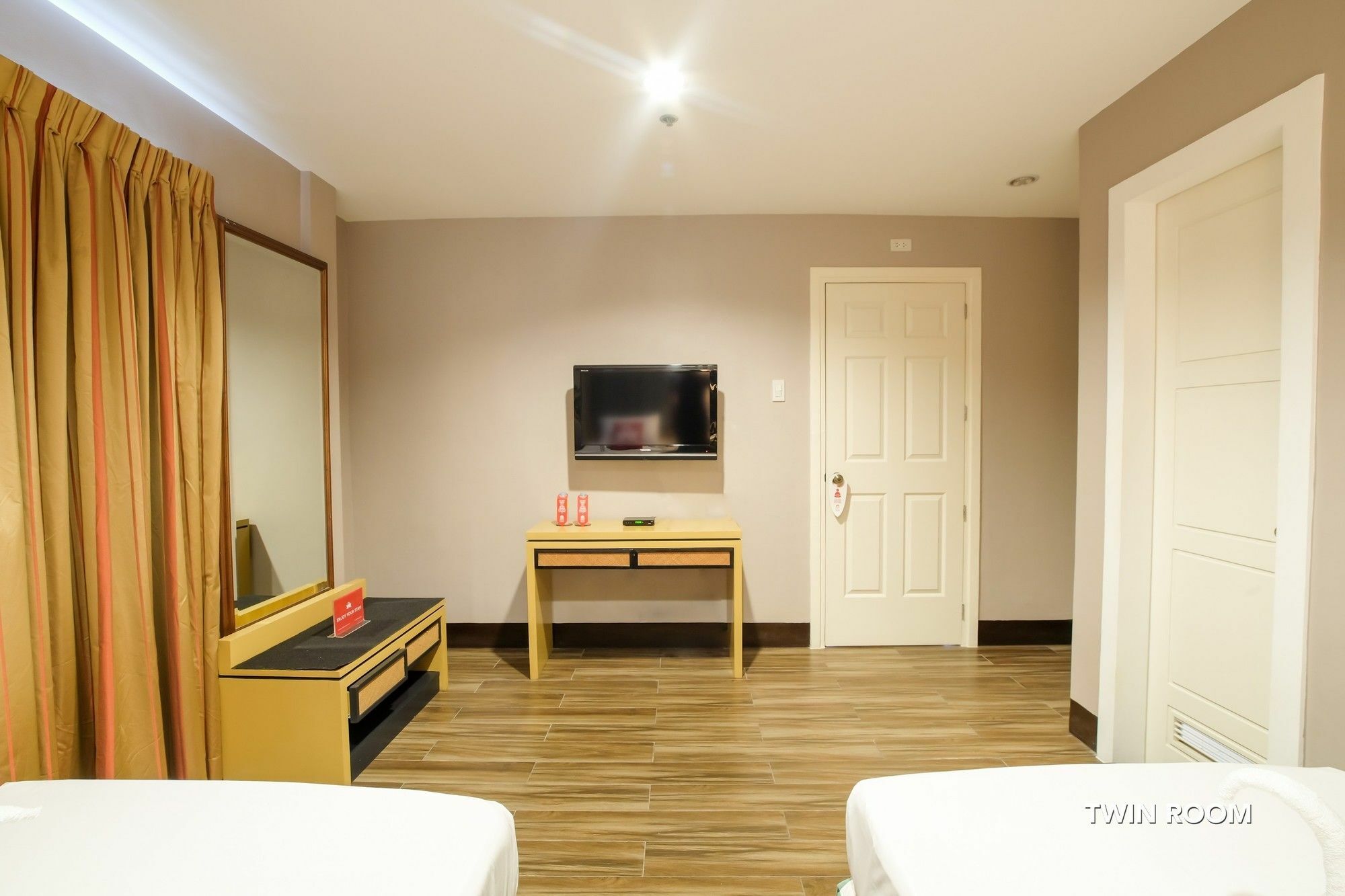 מנילה Zen Rooms Del Pilar Malate מראה חיצוני תמונה