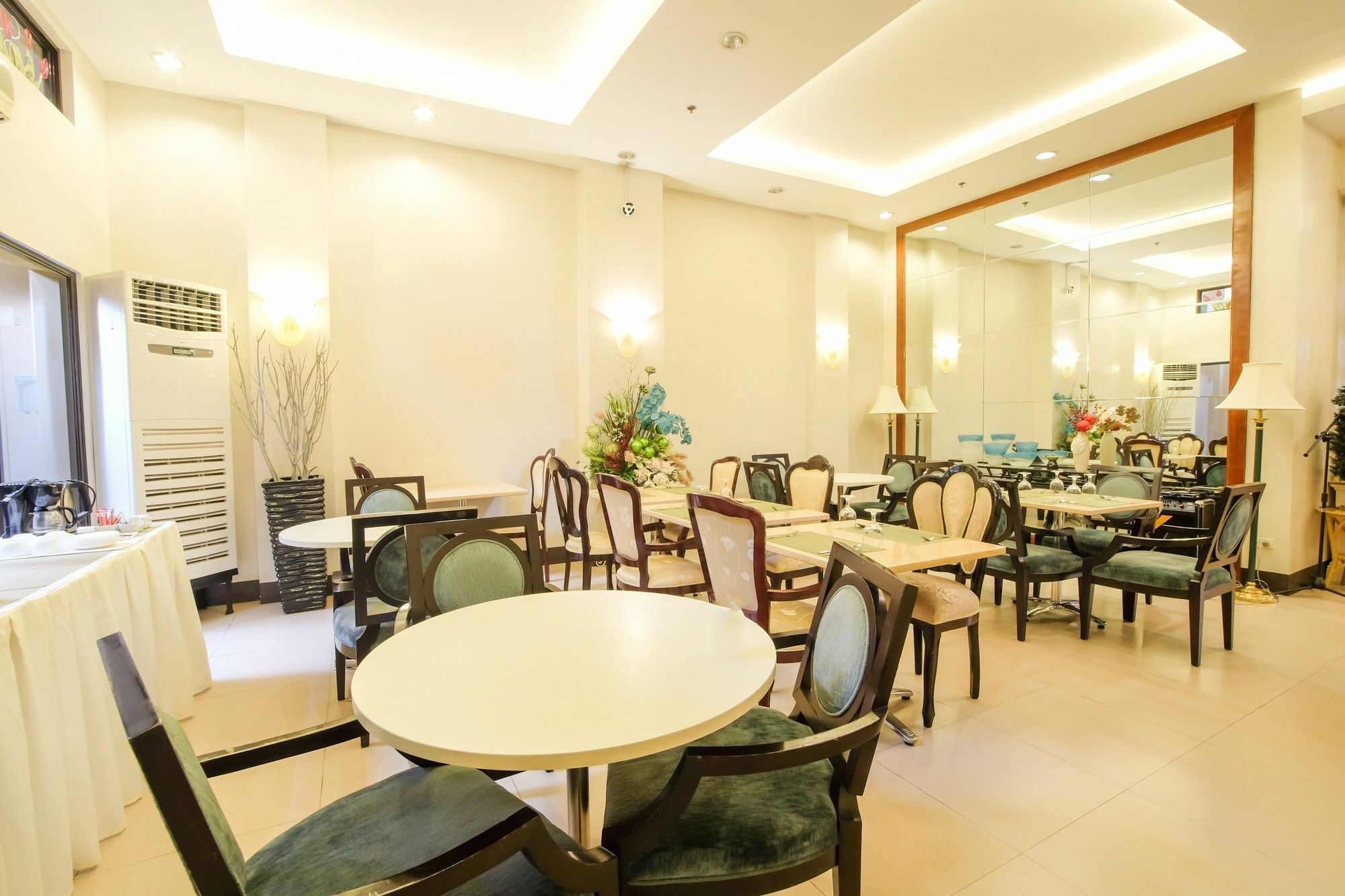 מנילה Zen Rooms Del Pilar Malate מראה חיצוני תמונה