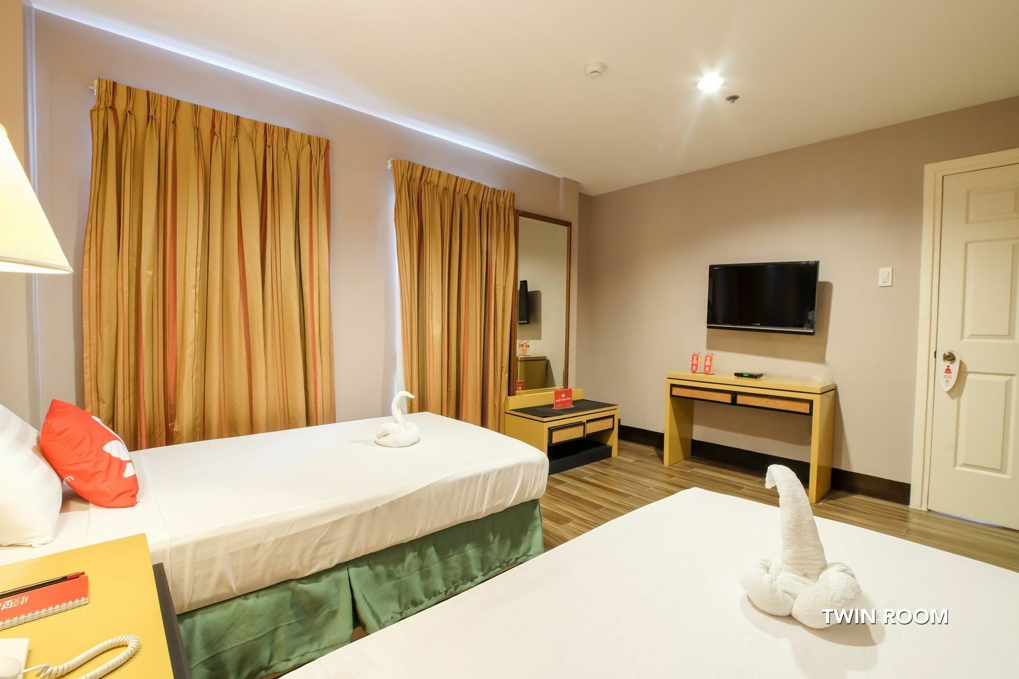 מנילה Zen Rooms Del Pilar Malate מראה חיצוני תמונה